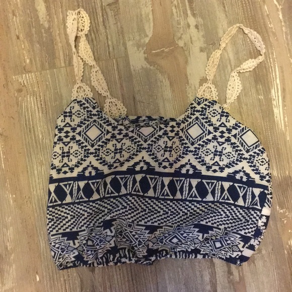 👚Crop Top👚 - Picture 2 of 2